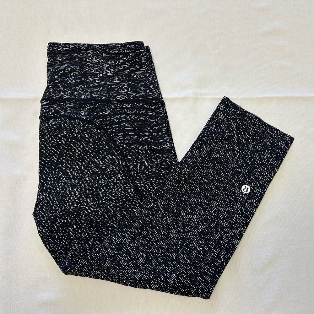 Lululemon Cropped Leggings - Size 6